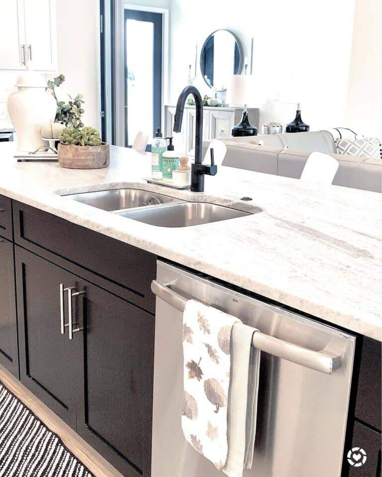 black kitchen decor ideas