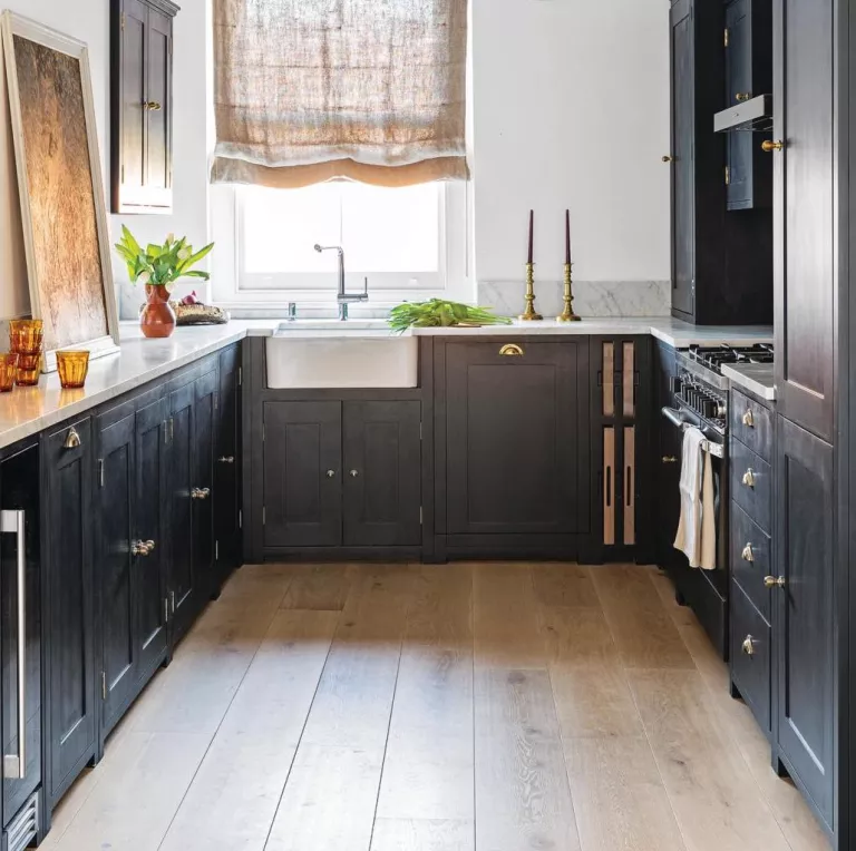 rustic black kitchen decor