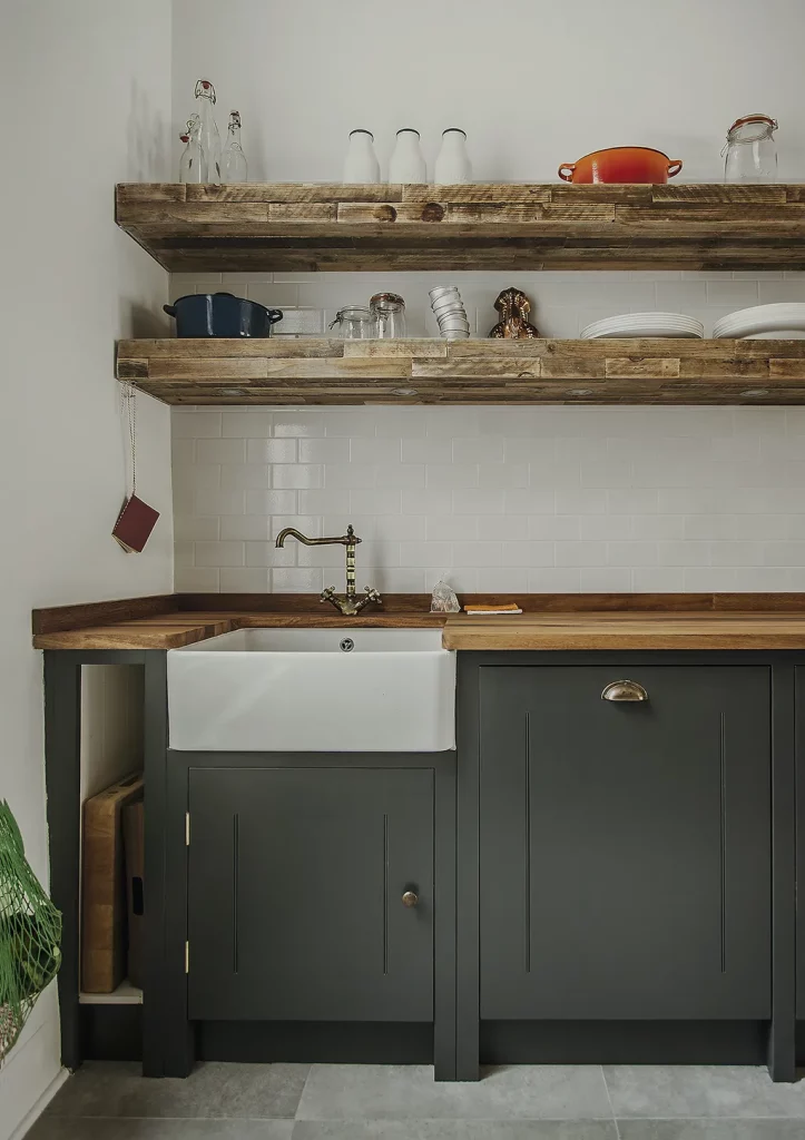 warm wood tone elements for kitchen